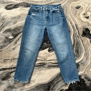 American Eagle Comfort Stretch Mom Jean size U.S.4 extra short